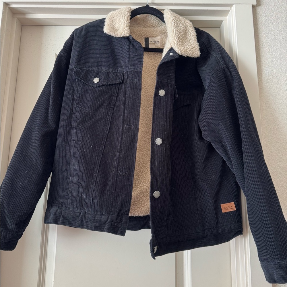 Wonen’s Black Corduroy Jacket with Sherpa Lining